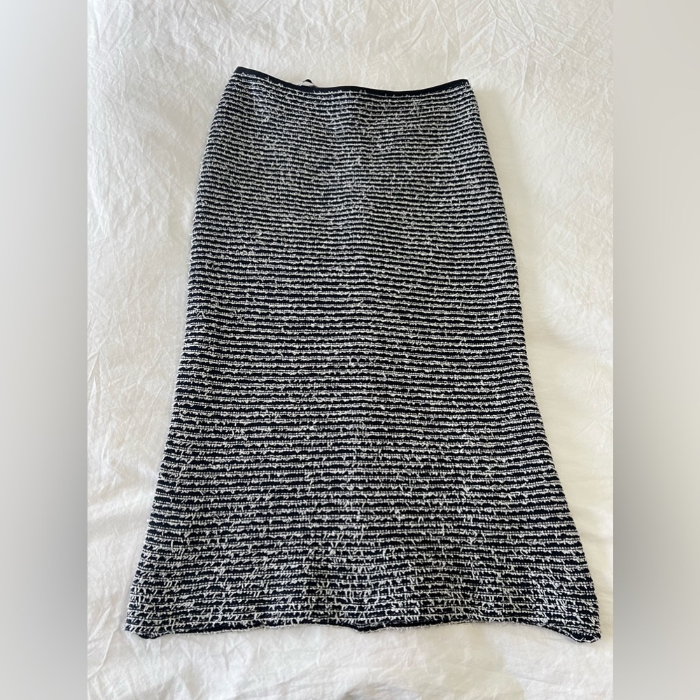 Moschino | Women’s SZ Small | Black &White Pencil Skirt.